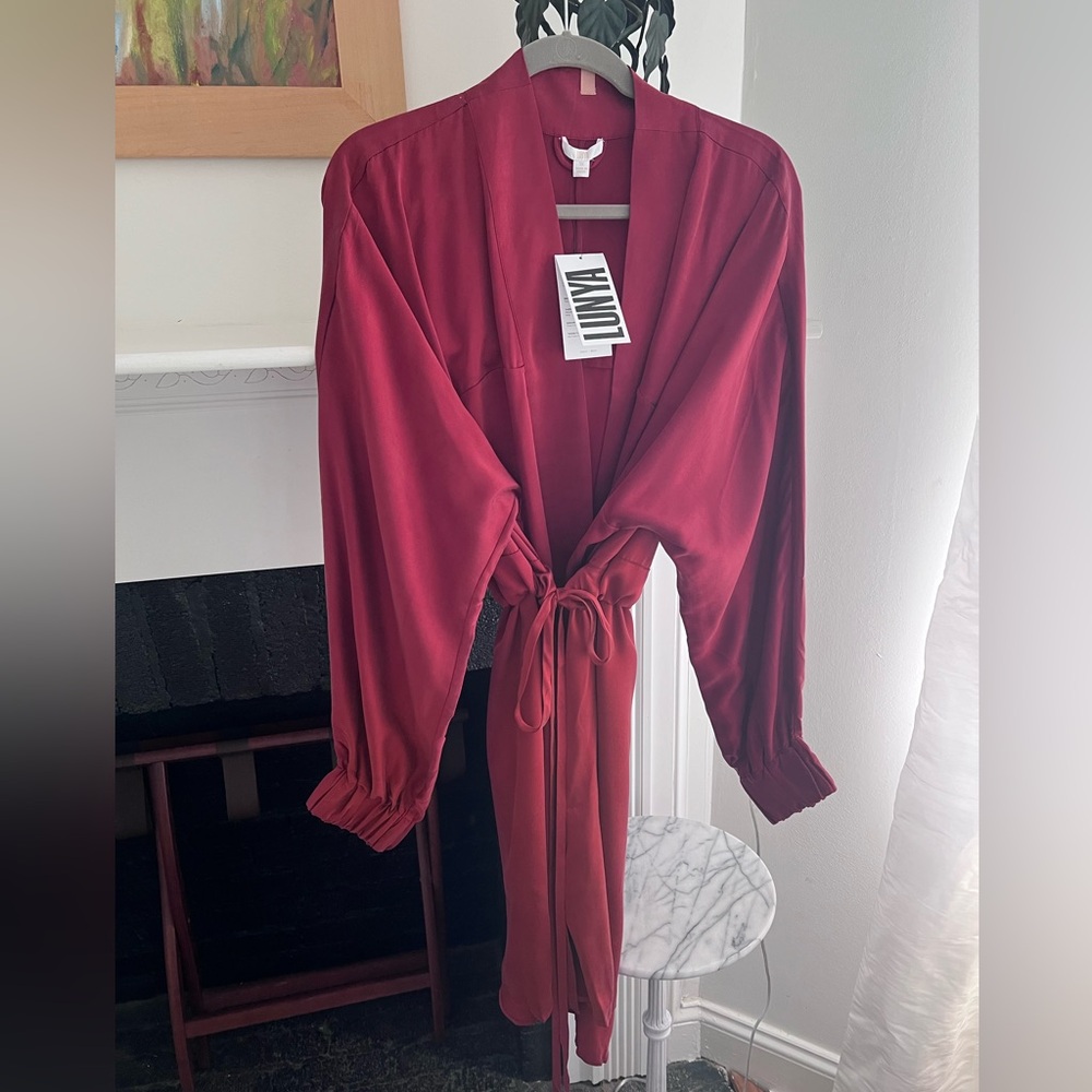 Lunya 100% silk robe red XL